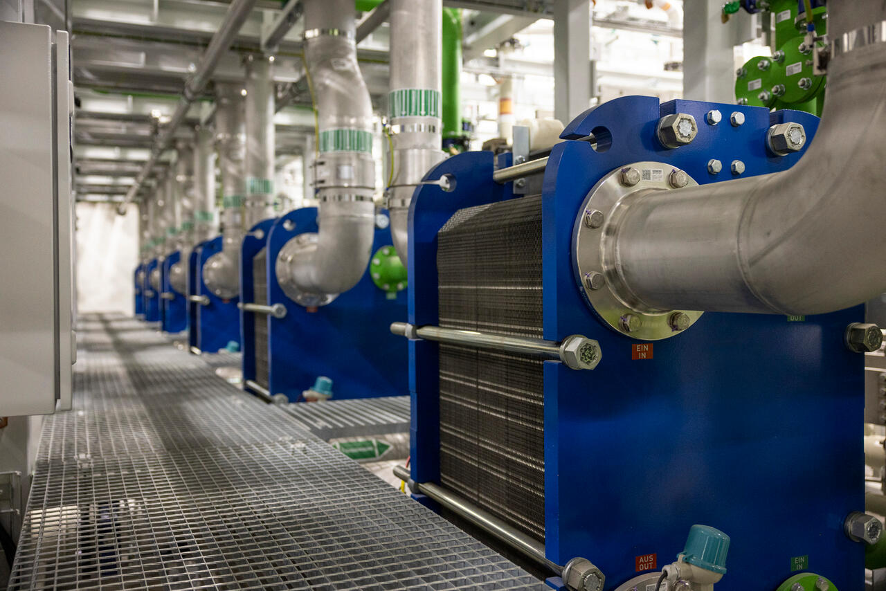Electrolyzer Machine Decarbonizing the chemical industry with PEM electrolysis