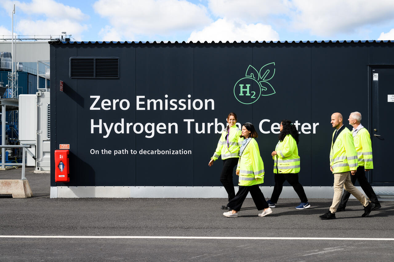 Zero Emission Hydrogen Turbine Center (ZEHTC)